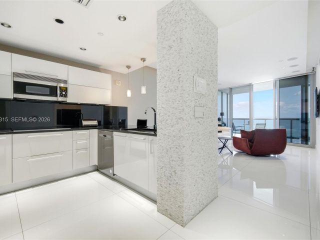 Apartment for sale  Unit #1606 - photo 7412246