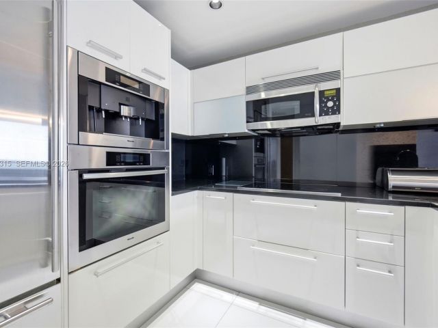 Apartment for sale  Unit #1606 - photo 7412248