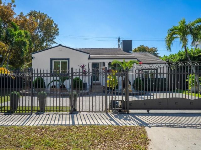 Home for sale at 2400 SW 21st Ter - photo 7436794