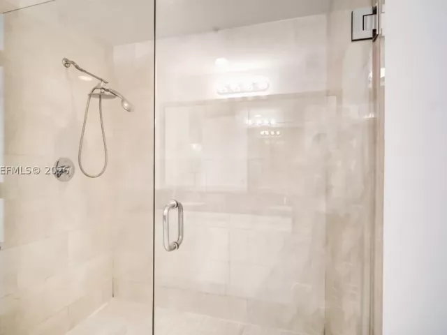 2-bedroom condo for sale in Miami - 90 SW 3rd St TH706 - MondialRealty