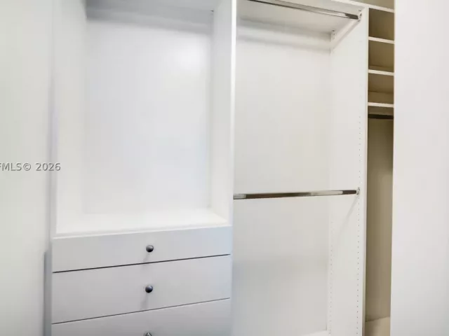 2-bedroom condo for sale in Miami - 90 SW 3rd St TH706 - MondialRealty