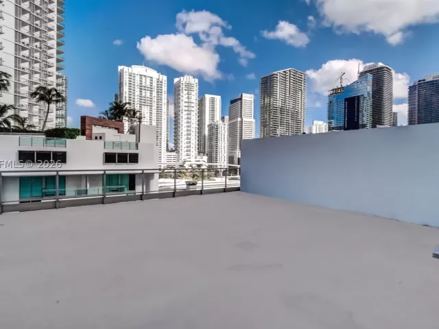 2-bedroom condo for sale in Miami - 90 SW 3rd St TH706 - MondialRealty