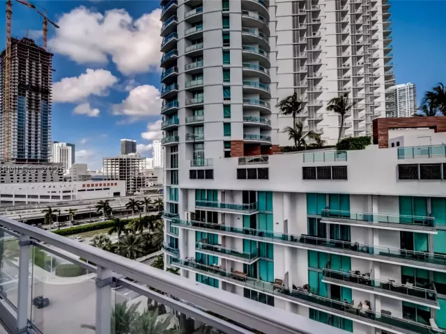 2-bedroom condo for sale in Miami - 90 SW 3rd St TH706 - MondialRealty