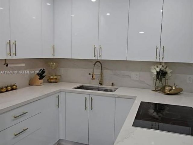 Apartment for rent  Unit #2312 - photo 7425404