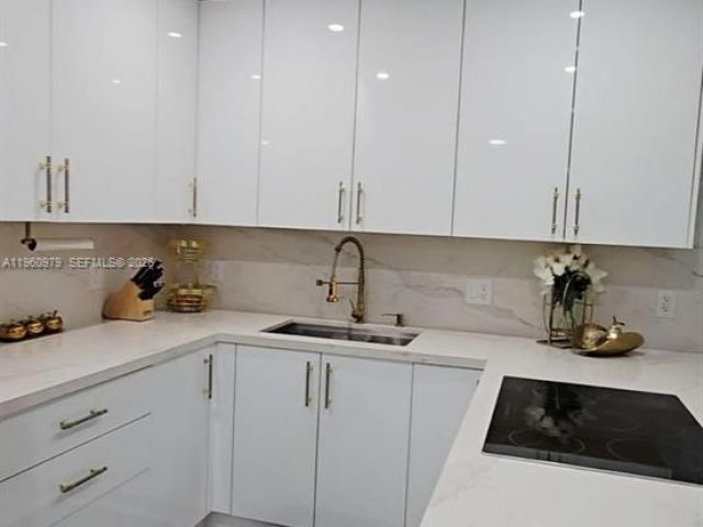 Apartment for rent  Unit #2312 - photo 7425407