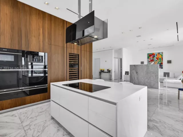 2-bedroom condo for sale in Sunny Isles Beach - 17141 Collins Ave 2902 - MondialRealty