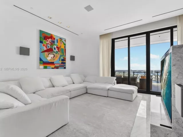 2-bedroom condo for sale in Sunny Isles Beach - 17141 Collins Ave 2902 - MondialRealty