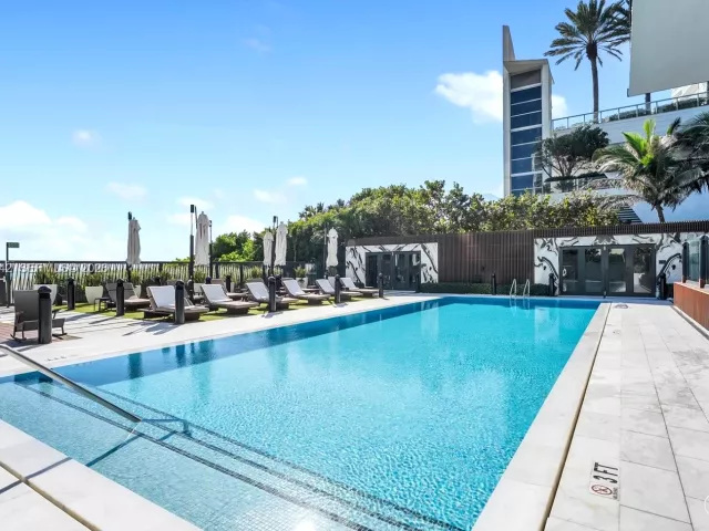 2-bedroom condo for sale in Sunny Isles Beach - 17141 Collins Ave 2902 - MondialRealty