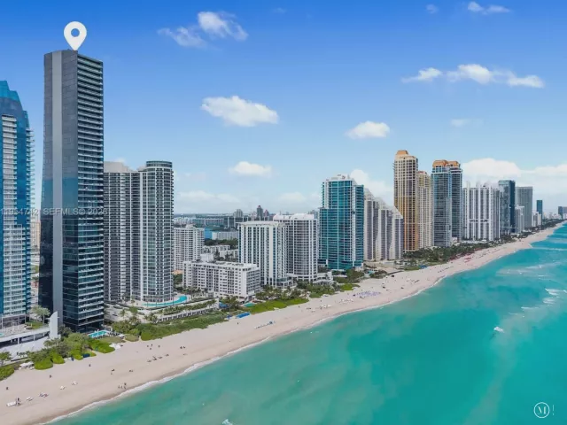 2-bedroom condo for sale in Sunny Isles Beach - 17141 Collins Ave 2902 - MondialRealty