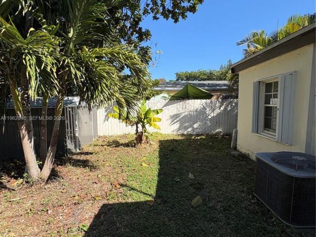 3-bedroom home for rent in North Miami Beach - 1655 NE 175th St - MondialRealty