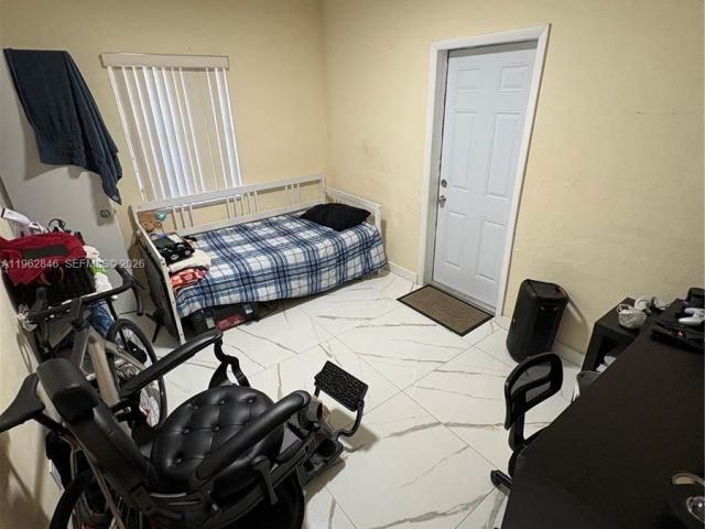 3-bedroom home for rent in North Miami Beach - 1655 NE 175th St - MondialRealty