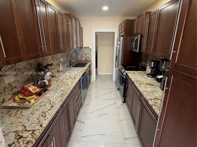 3-bedroom home for rent in North Miami Beach - 1655 NE 175th St - MondialRealty