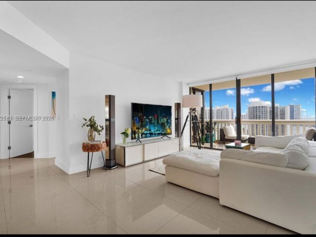 Apartment for rent  Unit #2508 - photo 7403414