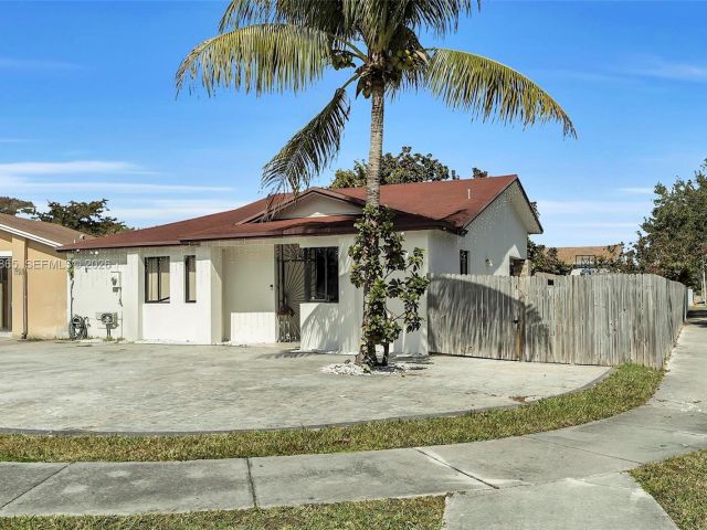 Home for sale at 12201 SW 194th Ter - photo 7439450