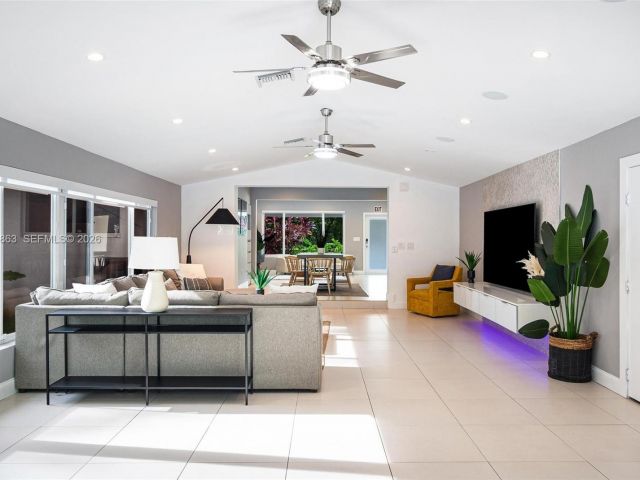 Home for rent at 1019 NE 115th St 1019 - photo 7401118