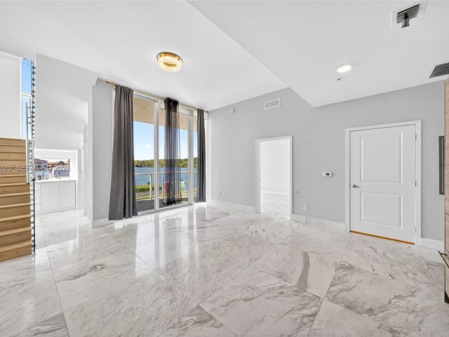 Apartment for rent  Unit #102 - photo 7530595