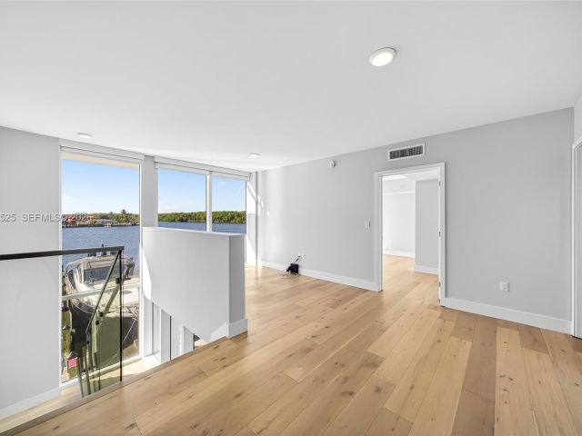 Apartment for rent  Unit #102 - photo 7530608