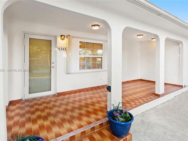 Home for rent at 6365 SW 33rd St - photo 7434415