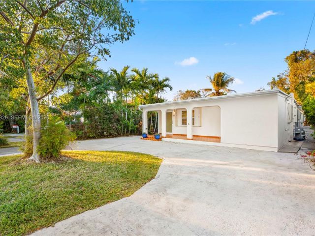 Home for rent at 6365 SW 33rd St - photo 7434416