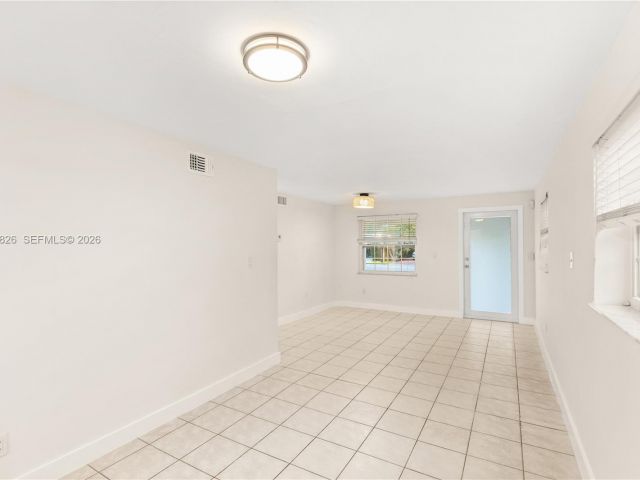 Home for rent at 6365 SW 33rd St - photo 7434419