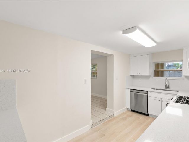 Home for rent at 6365 SW 33rd St - photo 7434425