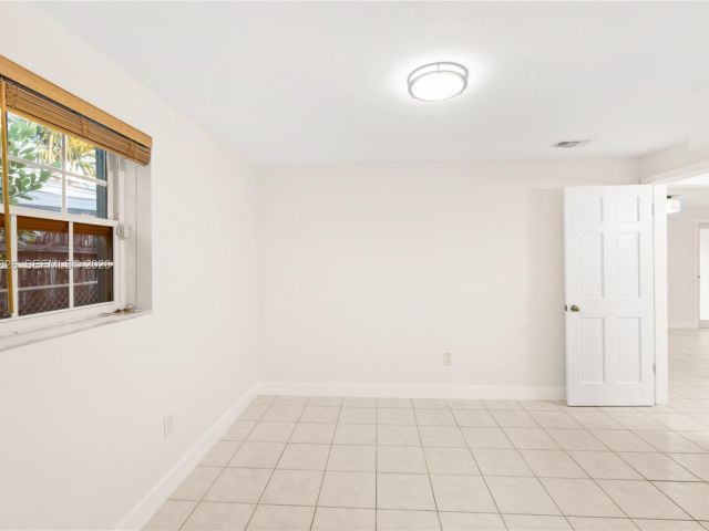 Home for rent at 6365 SW 33rd St - photo 7434432