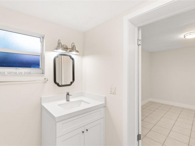 Home for rent at 6365 SW 33rd St - photo 7434433