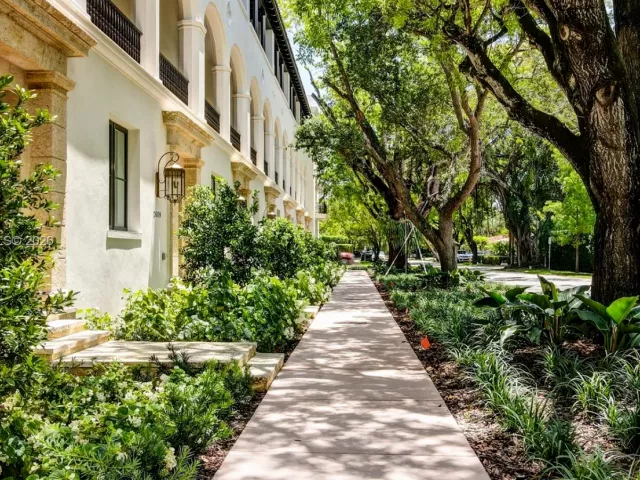 4-bedroom home for rent in Coral Gables - 2609 Anderson Rd 2609 - MondialRealty