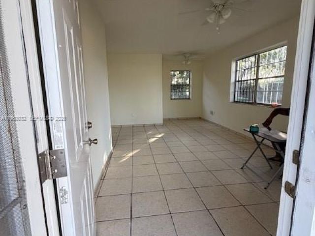 3-bedroom home for rent in Miami - 14620 Monroe St x - MondialRealty
