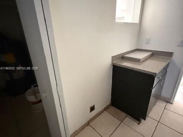 3-bedroom home for rent in Miami - 14620 Monroe St x - MondialRealty