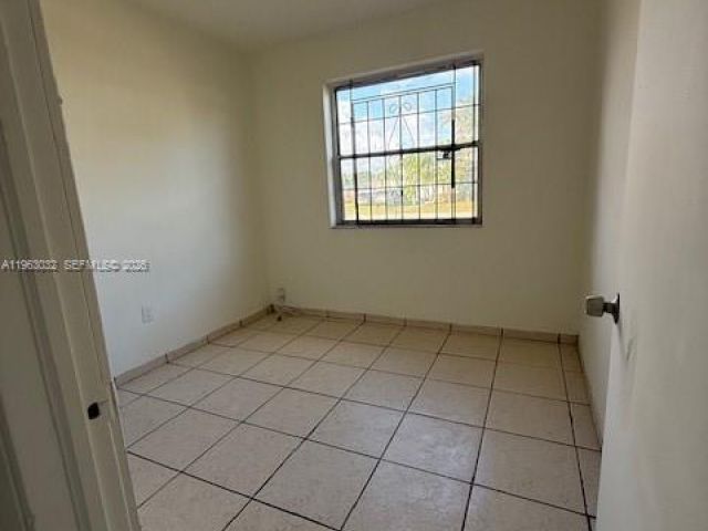 3-bedroom home for rent in Miami - 14620 Monroe St x - MondialRealty