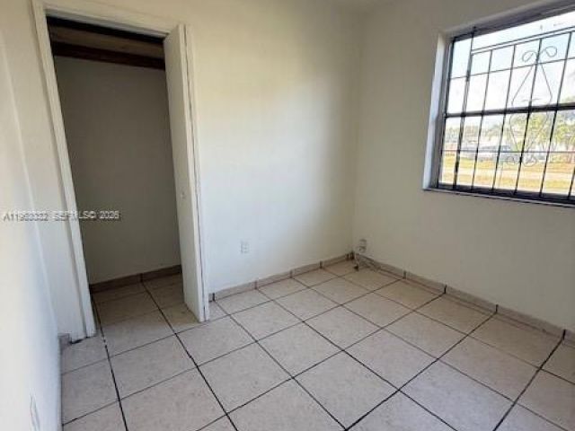 3-bedroom home for rent in Miami - 14620 Monroe St x - MondialRealty