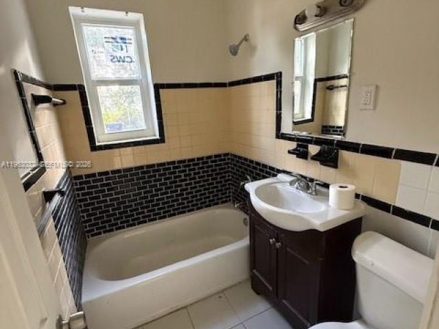 3-bedroom home for rent in Miami - 14620 Monroe St x - MondialRealty