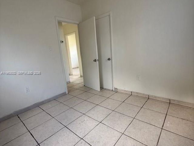 3-bedroom home for rent in Miami - 14620 Monroe St x - MondialRealty