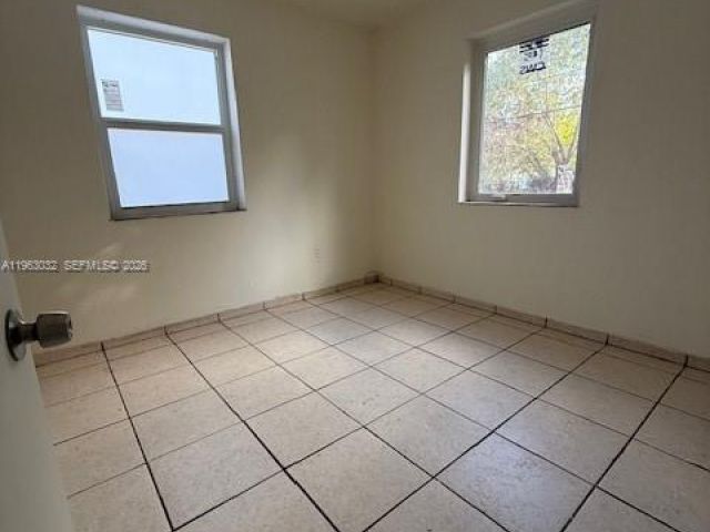 3-bedroom home for rent in Miami - 14620 Monroe St x - MondialRealty
