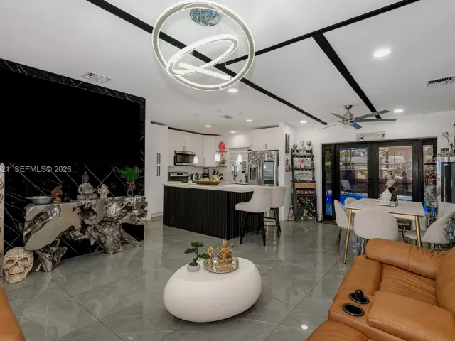 4-bedroom home for sale in Pembroke Pines - 200 SW 69th Ter - MondialRealty