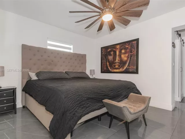 4-bedroom home for sale in Pembroke Pines - 200 SW 69th Ter - MondialRealty