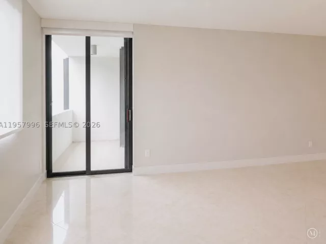 2-bedroom condo for sale in Miami - 520 Brickell Key Dr A1904 - MondialRealty