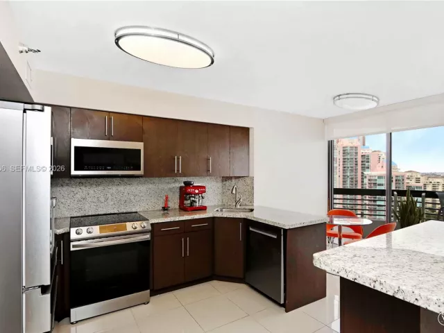 2-bedroom condo for sale in Aventura -  - MondialRealty