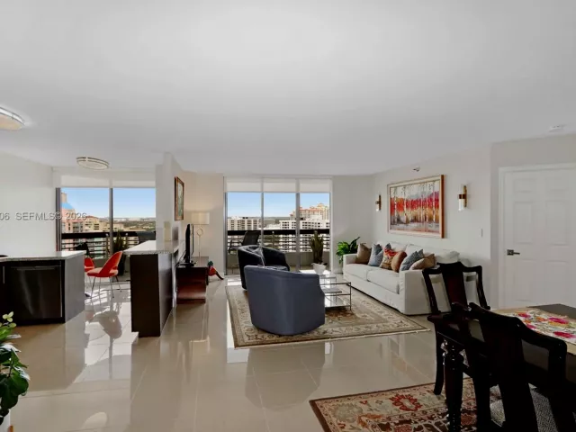 2-bedroom condo for sale in Aventura -  - MondialRealty