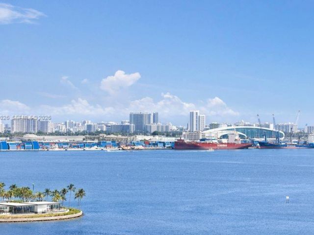 Apartment for sale  Unit #1602 - photo 7429193