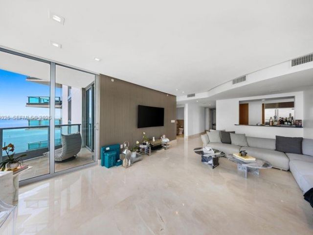 Apartment for sale  Unit #1602 - photo 7429201