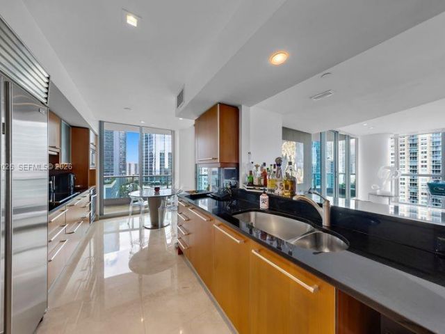 Apartment for sale  Unit #1602 - photo 7429207