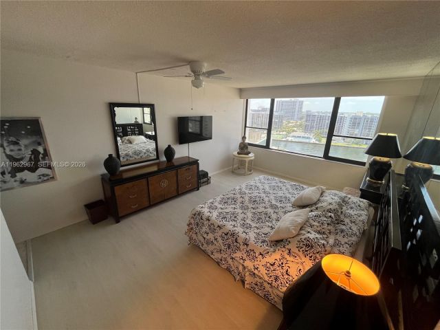 Apartment for rent  Unit #1201 - photo 7406040