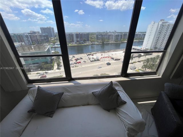 Apartment for rent  Unit #1201 - photo 7406048