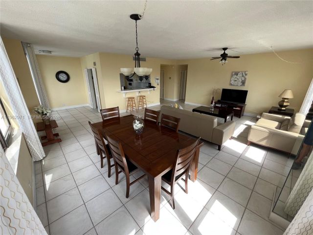 Apartment for rent  Unit # - photo 7406018