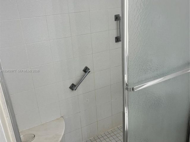 Apartment for rent  Unit # - photo 7406021