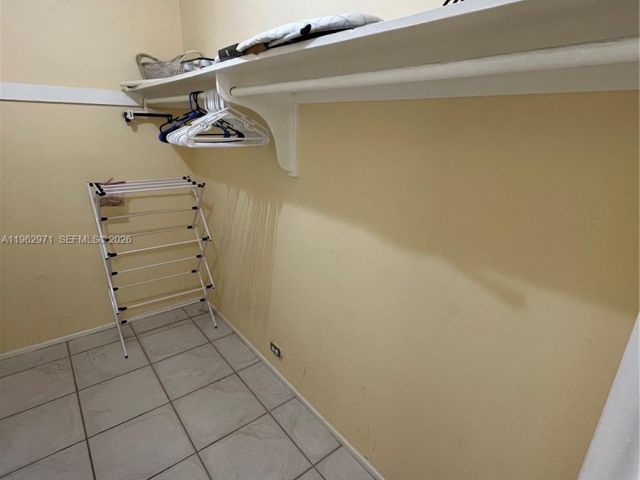 Apartment for rent  Unit # - photo 7406024