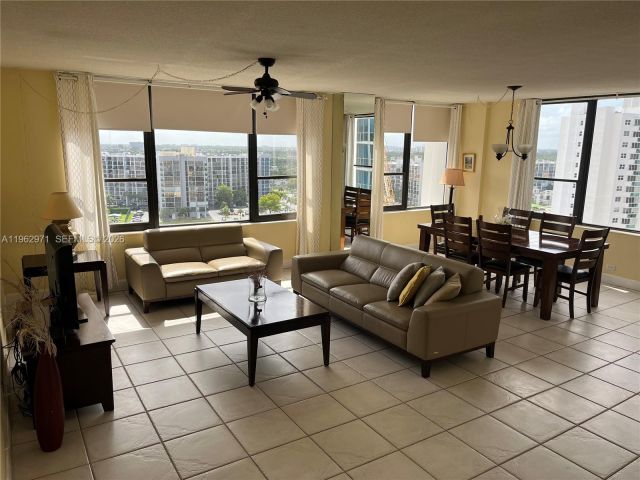 Apartment for rent  Unit # - photo 7406030