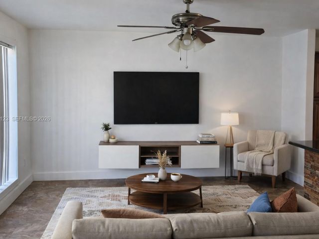 2-bedroom home for rent in Miami - 471 NE 162nd St 1a - MondialRealty